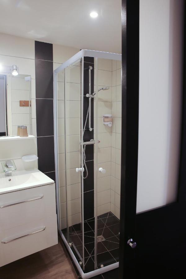 Hotel La Couronne Marmande Kültér fotó