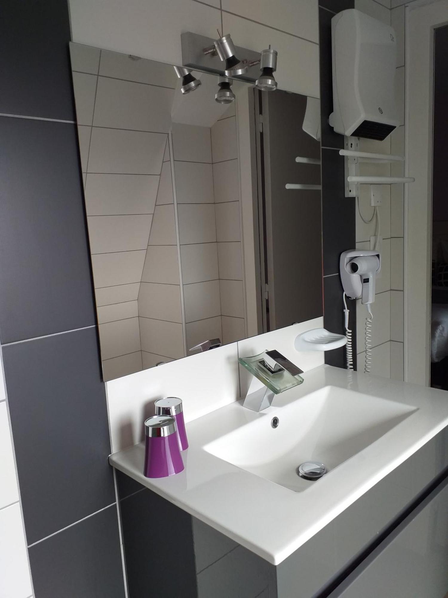 Hotel La Couronne Marmande Kültér fotó