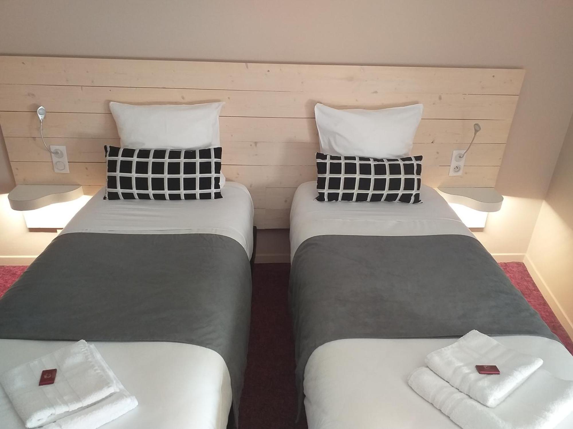 Hotel La Couronne Marmande Kültér fotó