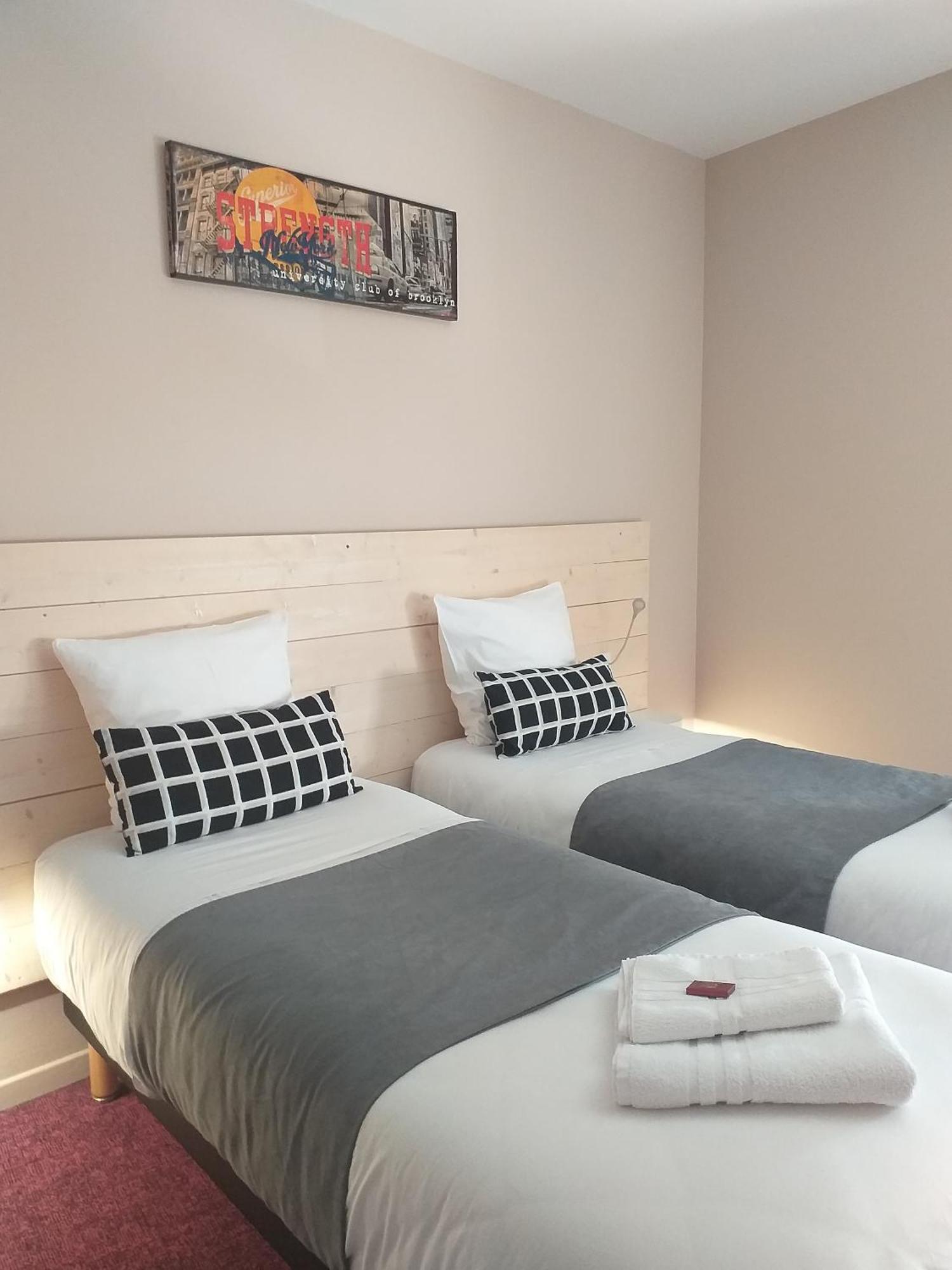 Hotel La Couronne Marmande Kültér fotó