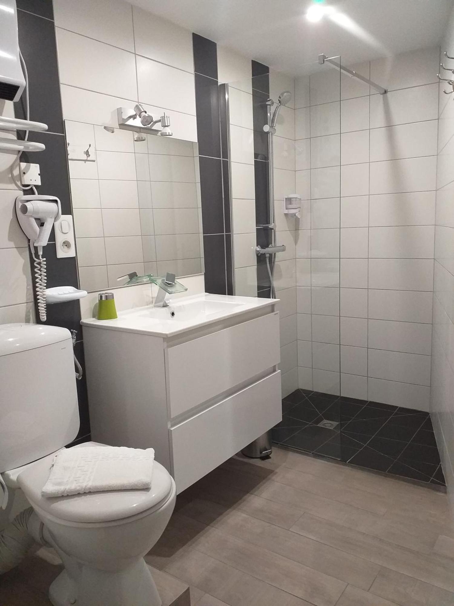 Hotel La Couronne Marmande Kültér fotó