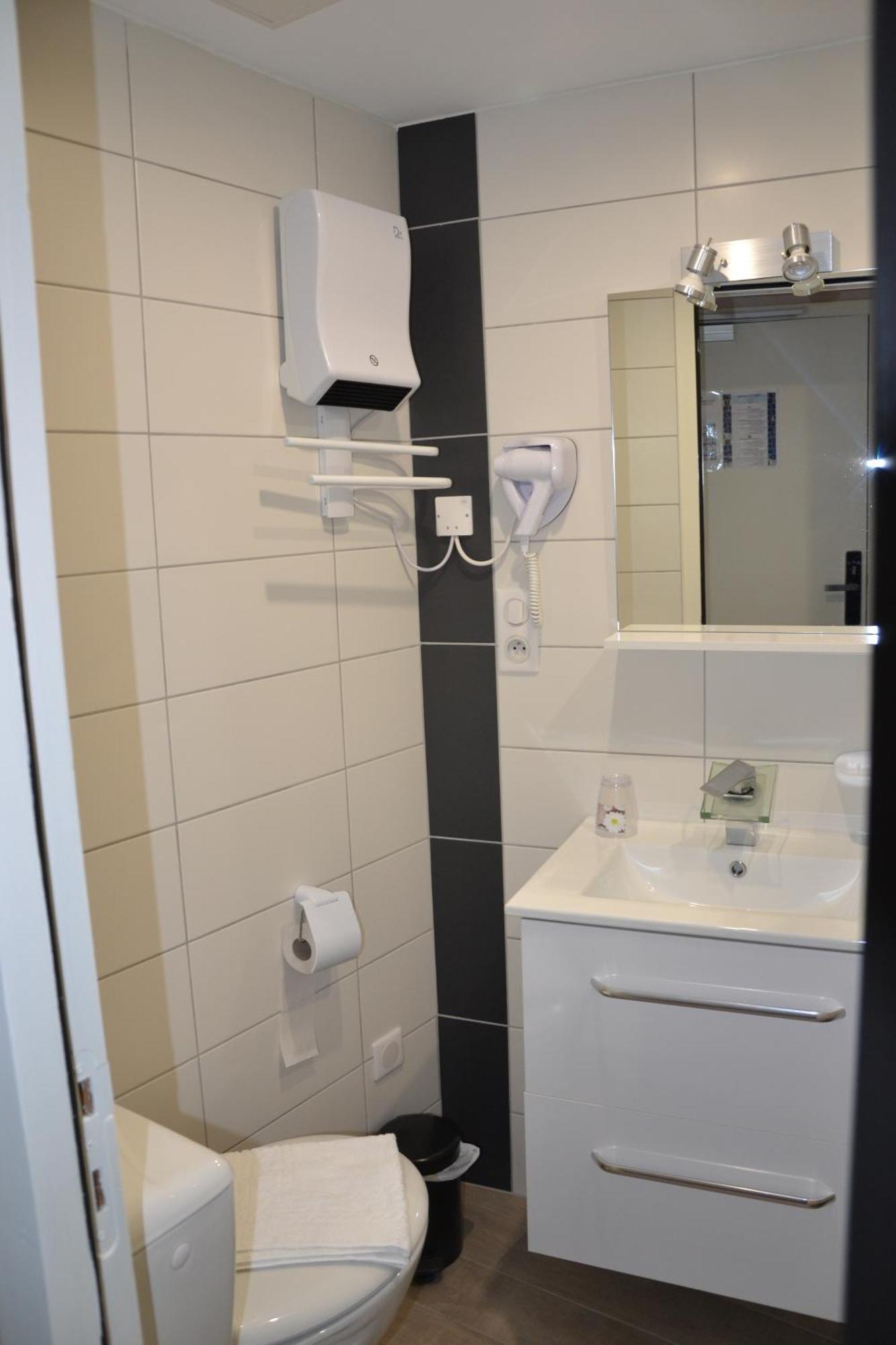Hotel La Couronne Marmande Kültér fotó